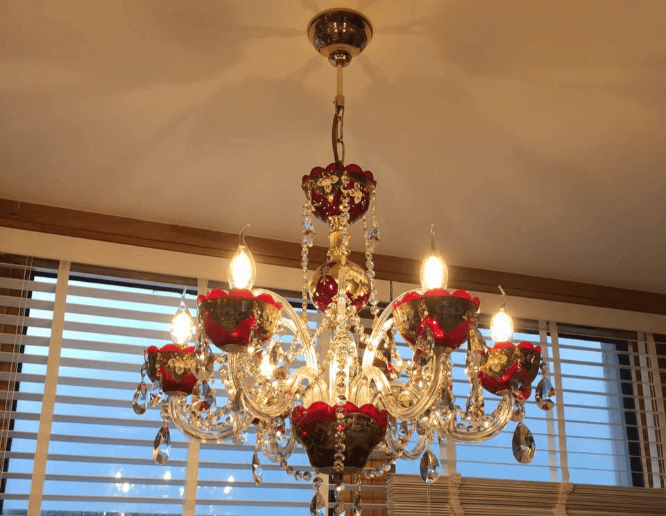 How to Clean High Ceiling Chandeliers Without a Ladder: Safety Meets Innovation